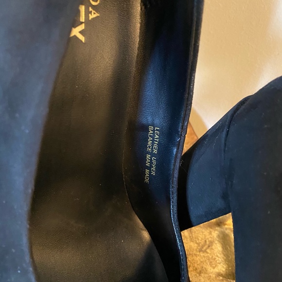 Le Chateau NEW- 4” Moda Heels - Picture 4 of 7